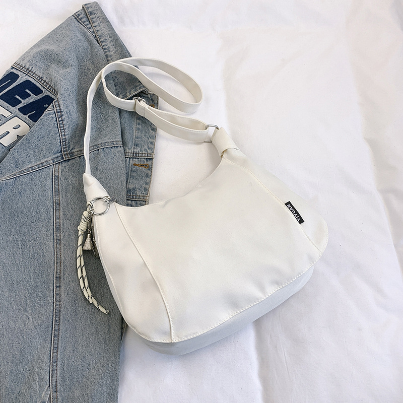 Bolso de hombro, bolso de ocio de un solo hombro, nuevo bolso de moda de invierno 2025, bolso de moda, sentido del trabajo, albóndigas de cercanías simples y de moda