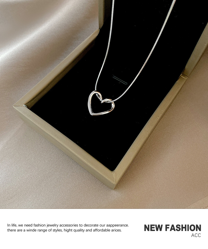 Daily Occasion Titanium Steel Material Fashion Heart Shape Titanium Steel Pendant Necklace 1 Piece