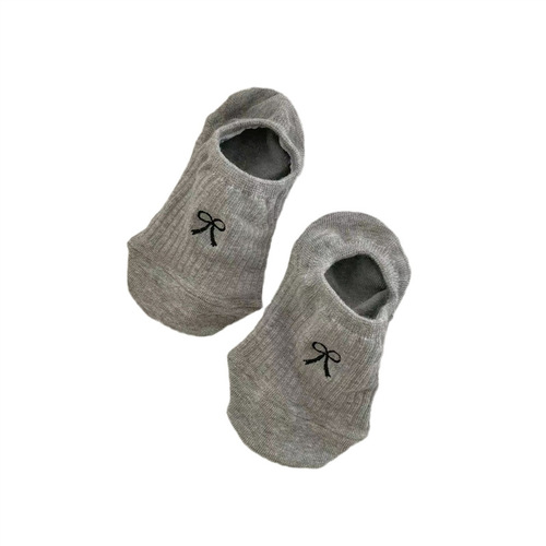 Sweet bow breathable sweat-absorbing black and white niche prevents falling off and versatile women's socks invisible socks shallow mouth boat socks solid color socks