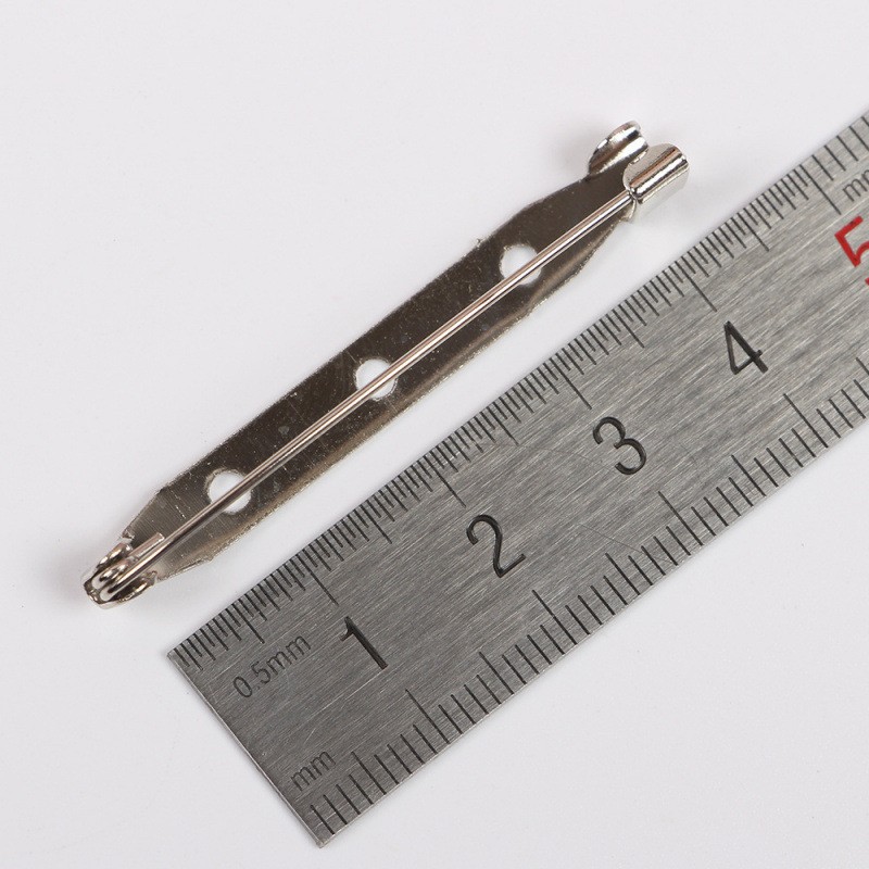4.5cm nickel brooch