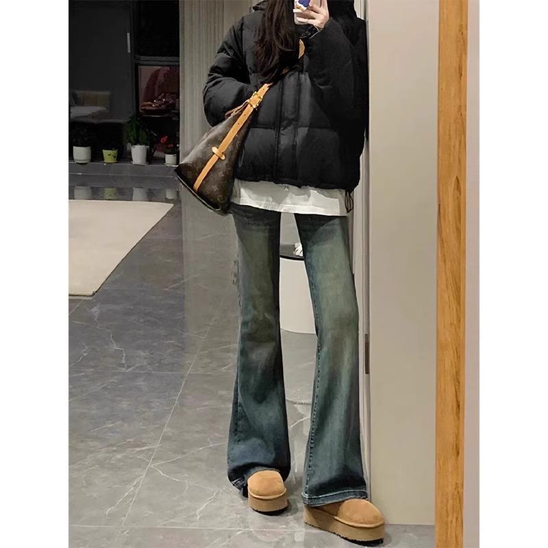 New winter collection: fleece-lined, thick, high-waisted, stretchy, and slimming flared jeans that cover the hips, featuring a horse hoof-shaped design and a versatile, trendy style New winter collection: fleece-lined, thick, high-waisted, stretchy, and slimming flared jeans that cover the hips, featuring a horse hoof-shaped design and a versatile, trendy style