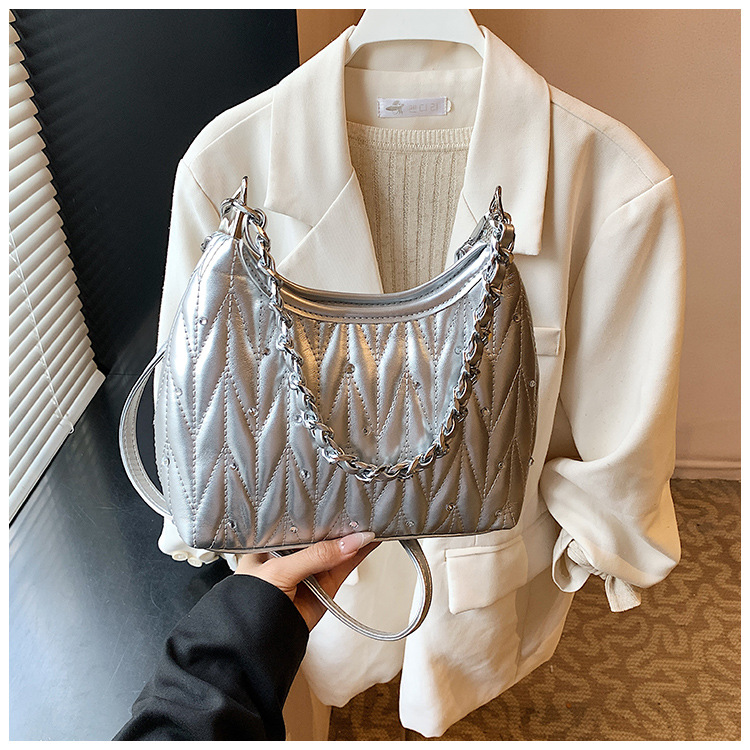 Fashionable diamond-encrusted diamond-shaped chain underarm bag 2025 Summer new style versatile daily commuting crossbody bag for women undefined