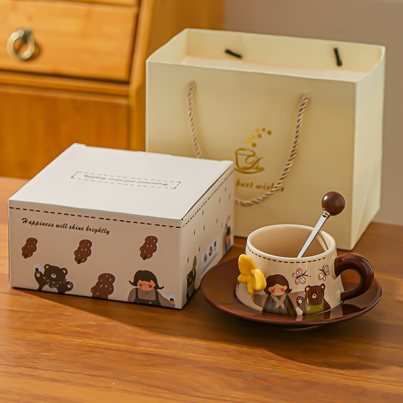 Tazas de café muy bonitas retro relieve mariposa taza de latte taza de café conjunto de platos para las chicas regalos