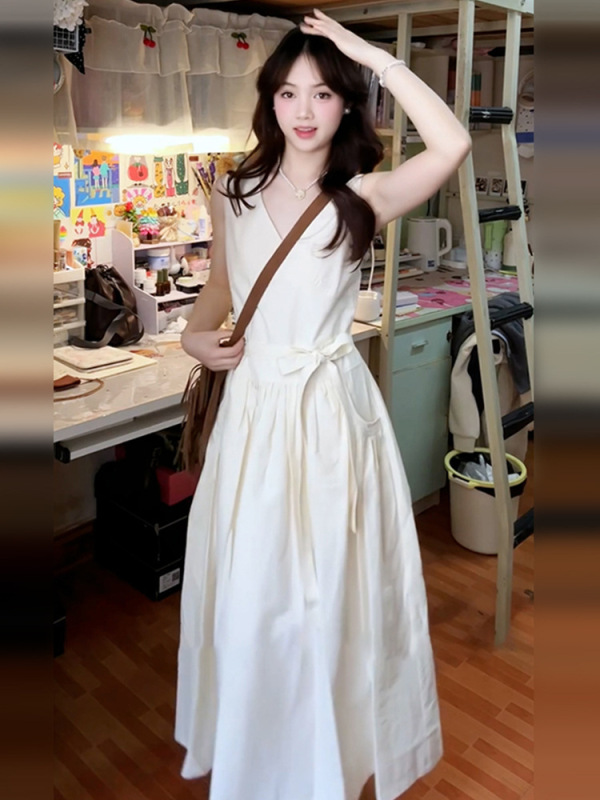 白色蝴蝶结无袖连衣裙2025独特超好看韩系穿搭温柔气质裙子女夏季|undefined