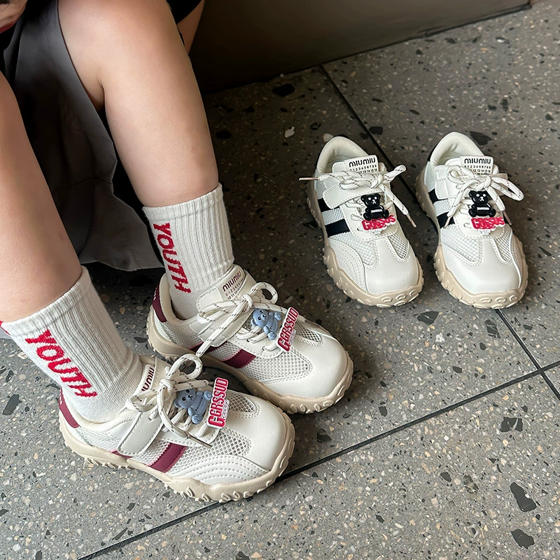 Красивые сетчатые кроссовки для мальчиков весной и летом 2025 года для девочек милые медвежонок кроссовки для бега