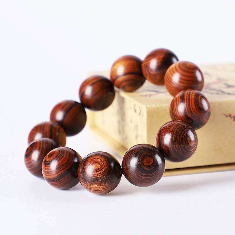 Этнический браслет-алтарь — бусины из сандалового дерева и ореха Walnut, размеры 10–20 мм