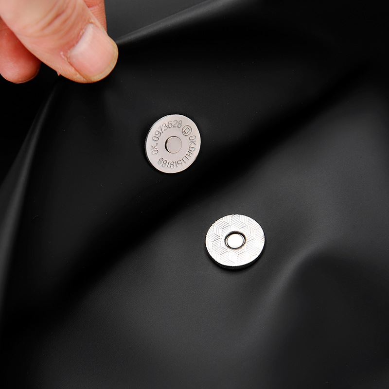 2022 mochila de viaje de los nuevos hombres mochila de gran capacidad simple mochila de computadora multifuncional impermeable para hombres