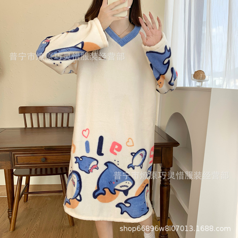 Pijamas de mujeres otoño invierno de franela lindo dibujo animado 2024 nuevo coral de lana gruesa falda cálida ropa para el hogar