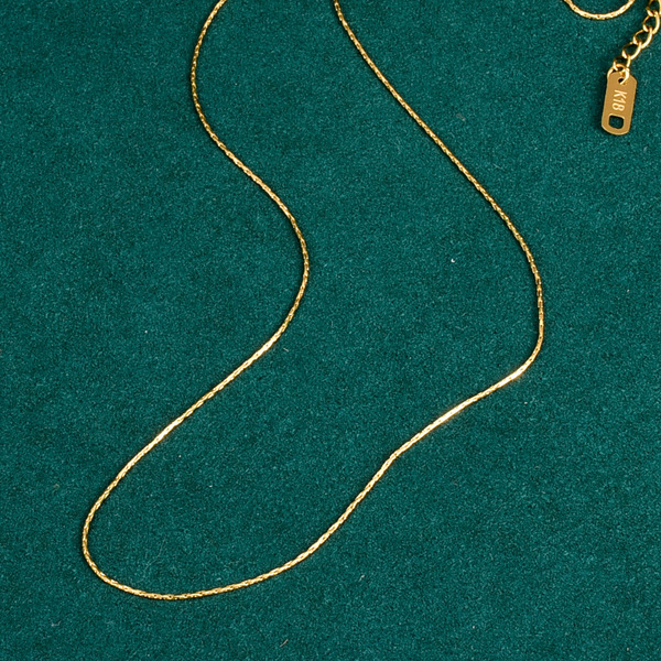 light and thin minimalistic fashionable golden necklace stainless…