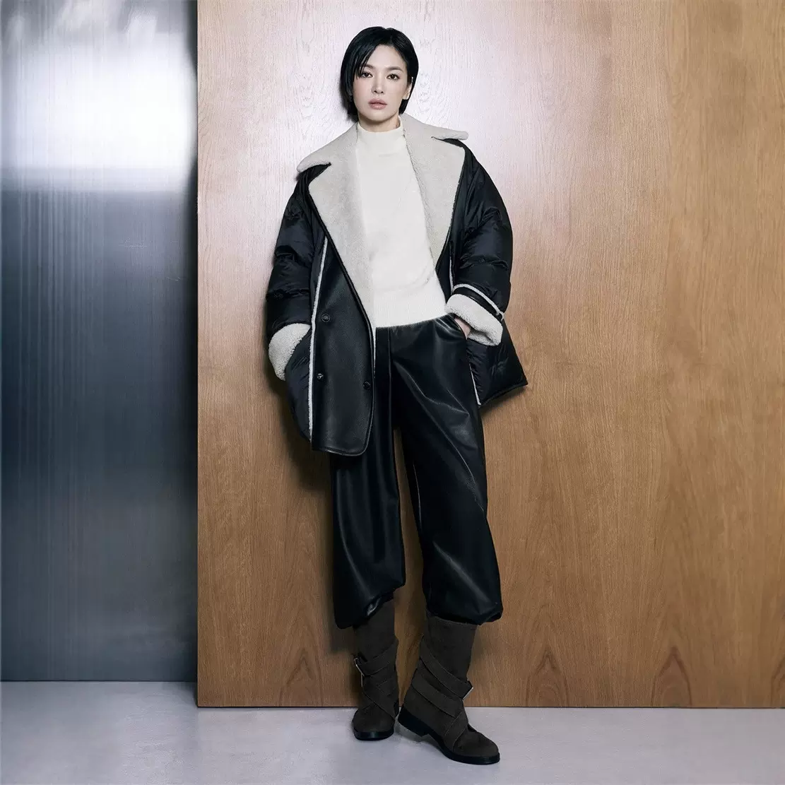 52695韩国MIC翻领皮毛一体休闲舒适保暖时尚羽绒服MIPAWPD060