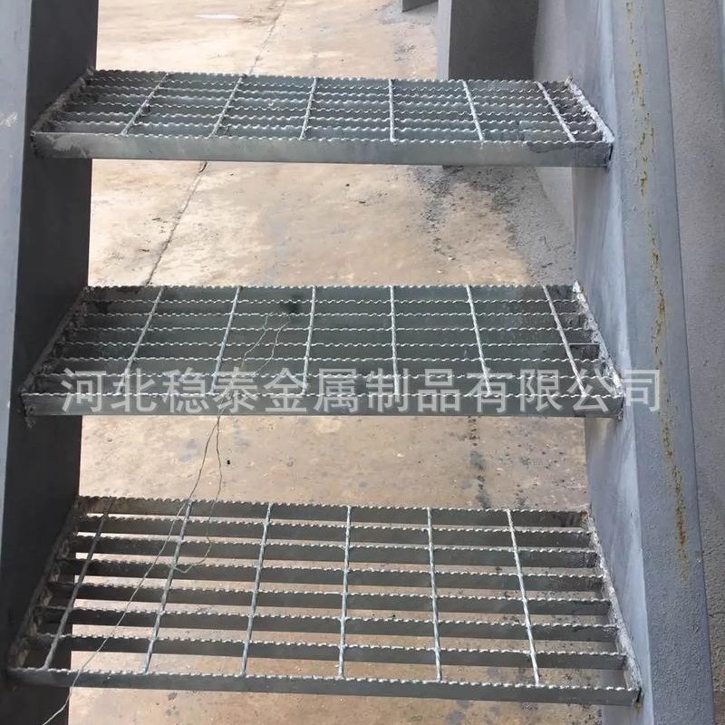 生产楼梯踏步板、镀锌钢格栅板、沟盖板303/30/100