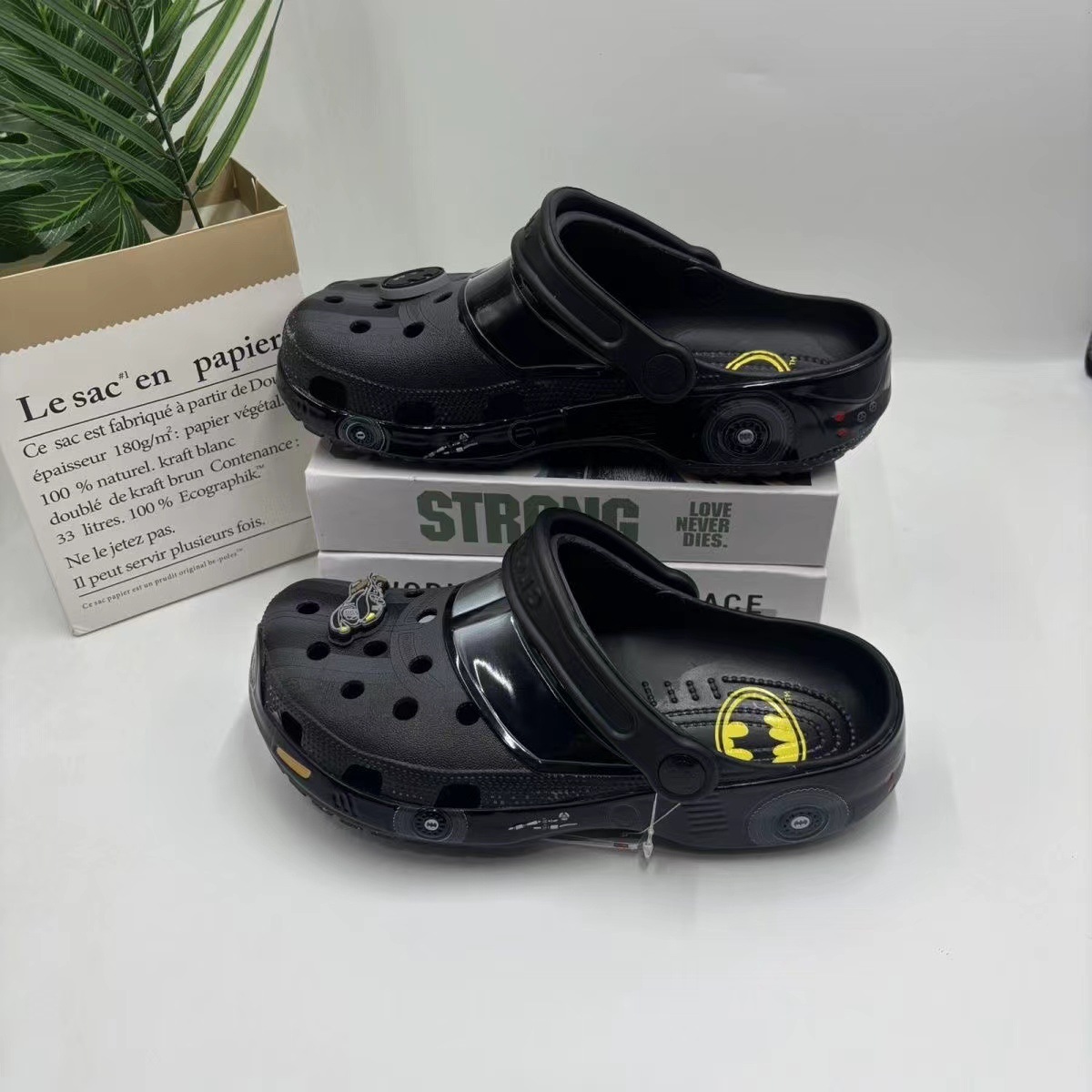 Cross nuevo bat-carro anti-derrapante para hombres y mujeres zapatos de verano sandalias anti-derrapante zapatillas de cabeza