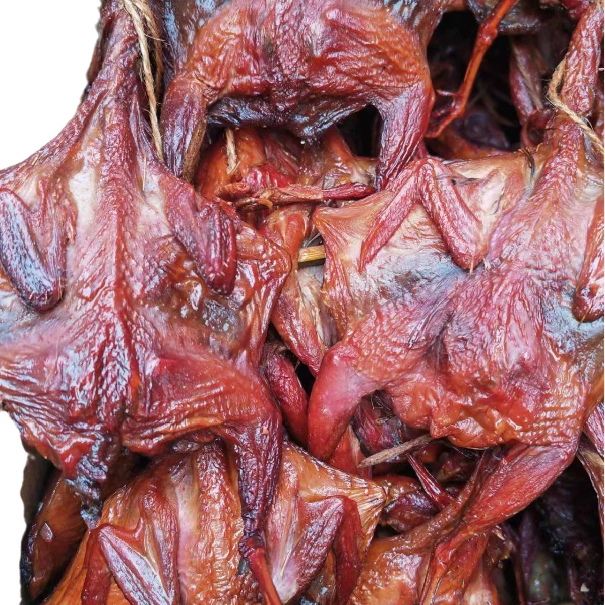 Копченый перепел имеет хороший вкус и достаточно сухой.