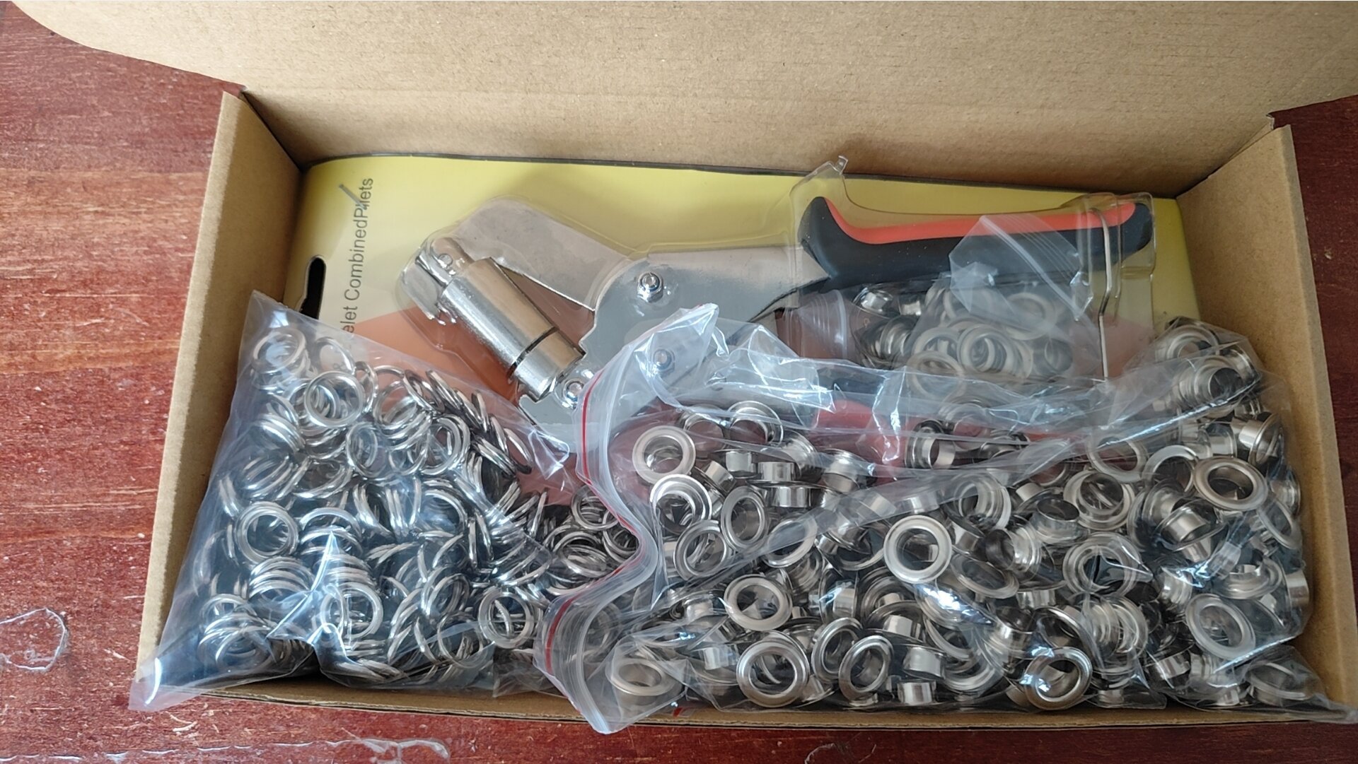 300 sets de oro agujeros aire con instalación alicates traje caja publicidad inkjet hebilla tela pantalla rack ojal cartel foto