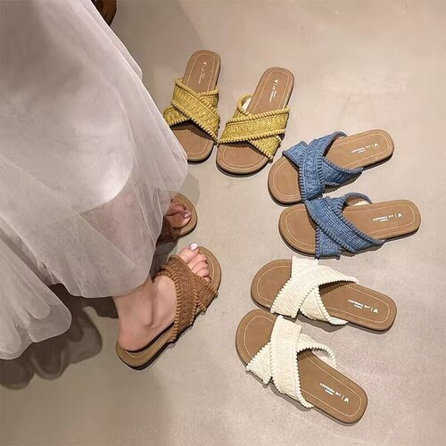 Flat anti-slip cross design ultra-cool summer sandals for women, outdoor wear, fashionable 2025 beach and sand shoes