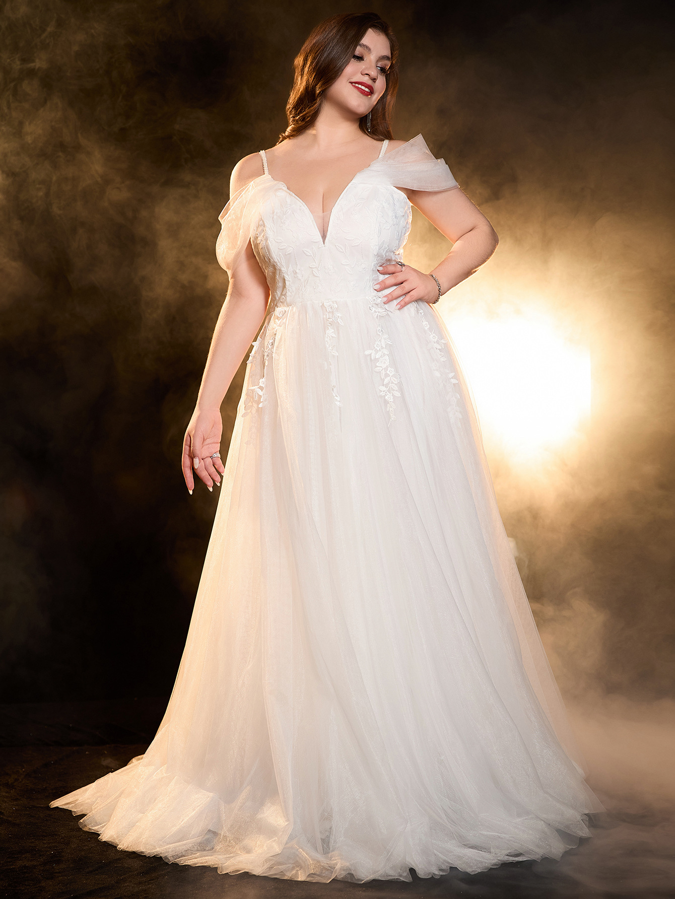 Vestido de talla grande, vestido de mujer de comercio exterior europeo y americano, vestido de novia elegante, vestido de novia con cuello en V image 6