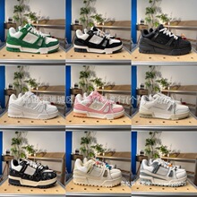 �����H��trainerС�ֶ�������ĸ������Ь��Ů�p��ţ�кڳ������e