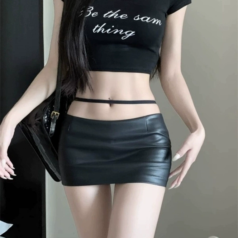 Модная мода 2025 года, европейская и американская горячая девушка, облегающая, облегающая бедра, ультра-короткая юбка с эластичной лентой, не допускающая обнажения, полуюбка из искусственной кожи с низкой талией