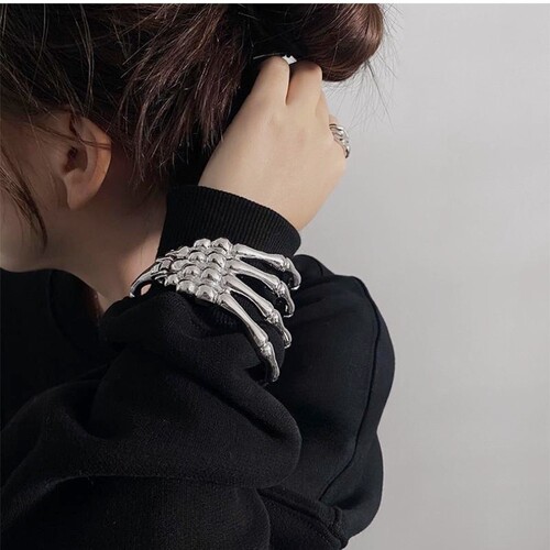 Niche design dark skeleton ghost claw bracelet, unisex trendy Ins niche design personalized hip-hop cuff headband trendy