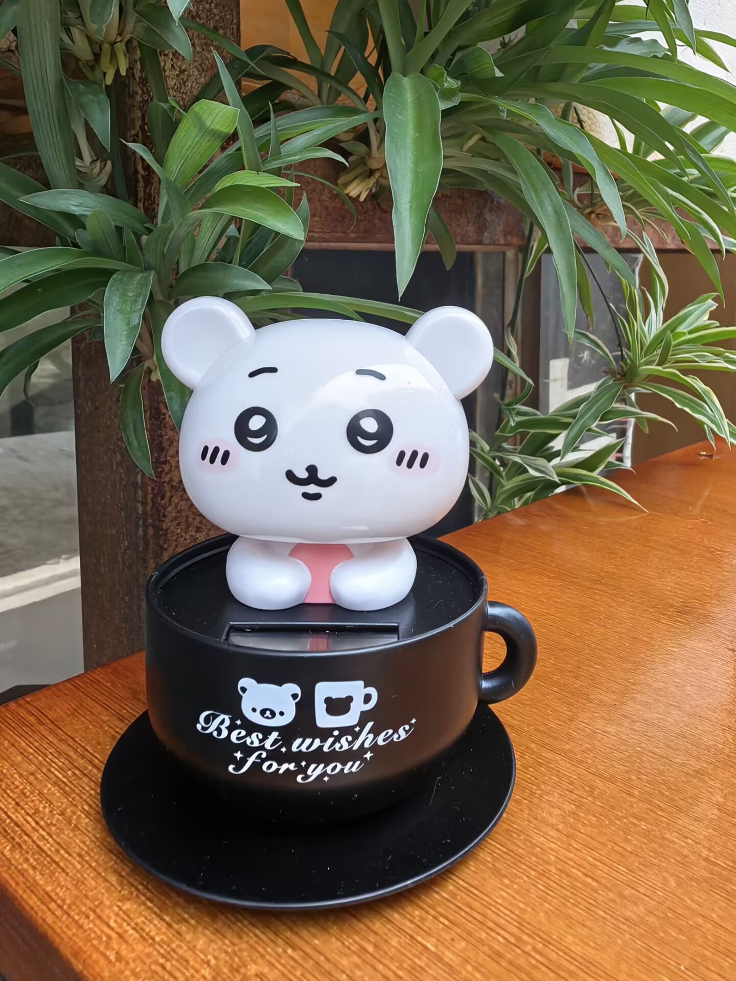 Solar-Powered Panda Bobblehead Ornament, Cute Cartoon Car Interior Creative Decoration, New Model Nodding Doll for Car