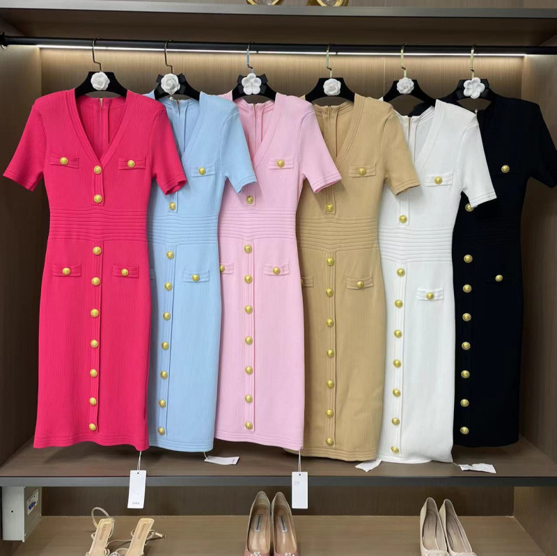 Blast high quality Over-the-Knee Long Dress 2024 Summer V-Neck Short-Sleeved Lion Head Gold Button Slim-Fit Elegant dress Elastic Blast high quality Over-the-Knee Long Dress 2024 Summer V-Neck Short-Sleeved Lion Head Gold Button Slim-Fit Elegant dress Elastic