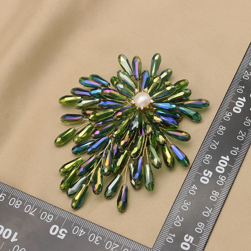 Broche de perlas naturales de alta calidad de nicho azul-verde Chapado en color de doble uso broche de alta gama estilo retro Chanel venta al por mayor