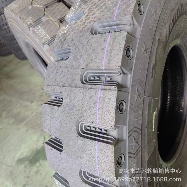 1200R20钢丝胎重载轮胎短途货车自卸车轮胎耐磨防扎现货1200r20