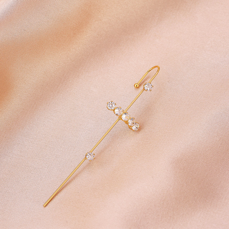 Nuevo estilo europeo y americano estilo frío diamante incrustado gancho para la oreja personalizado piercing oreja pin hembra rayo hoja oreja clip oblicua línea oreja espárragos