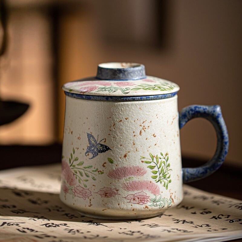Blue and White Firestone Red Caramel Glaze Butterfly Flower Tea Water Separation Tea Cup Ceramic with Lid Office Drinking Cup Tea Set Blue and White Firestone Red Caramel Glaze Butterfly Flower Tea Water Separation Tea Cup Ceramic with Lid Office Drinking Cup Tea Set