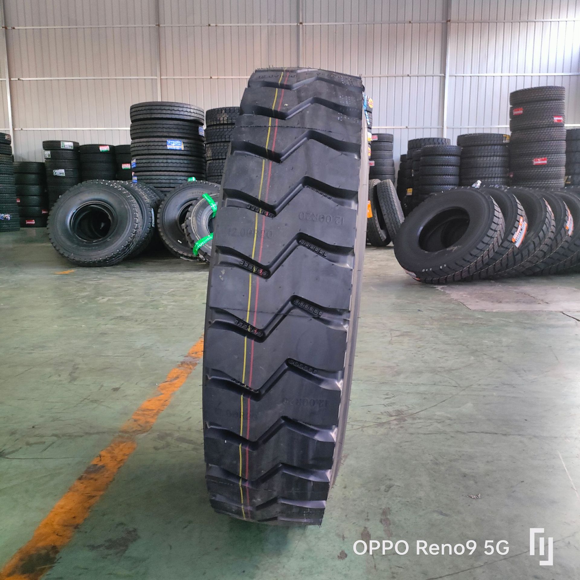 1200R20卡车矿山钢丝子午线轮胎前四后八渣土车货车轮胎1200-20