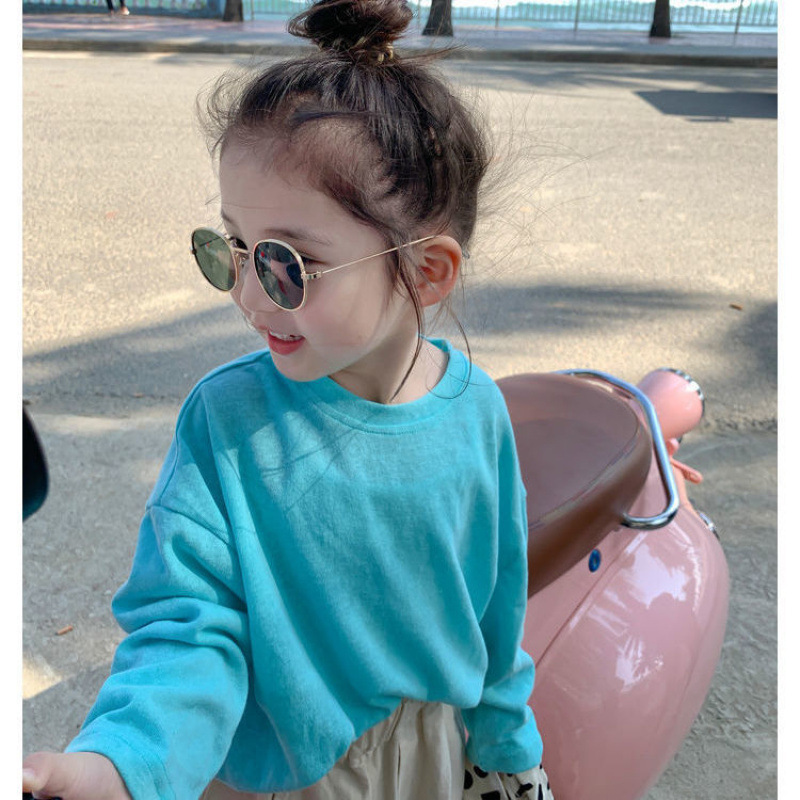 파란색 얇은 반투명