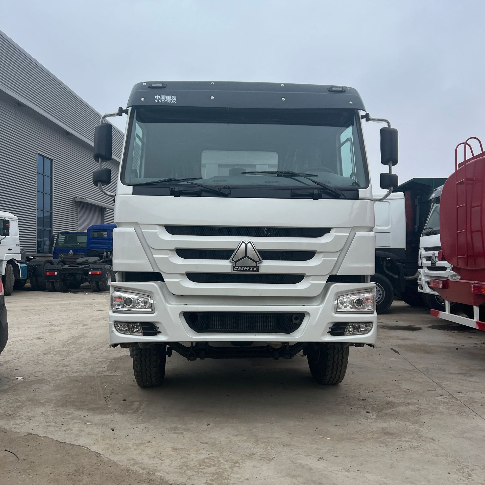 Supply of Overseas Howo Eight-Wheel Dump Trucks, Truck Transport Vehicles, Tractors, Semi-Trailers, Rear-Dump Self-Unloading Vehicles