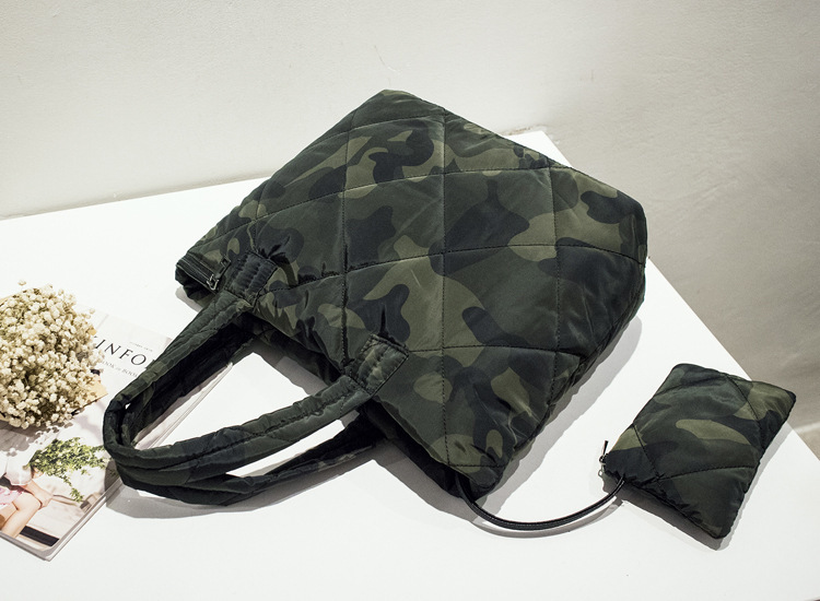 Femmes Toutes Les Saisons Toile Camouflage Vêtement De Rue Carré Fermeture Éclair Ensembles De Sacs Sac À Main display picture 1