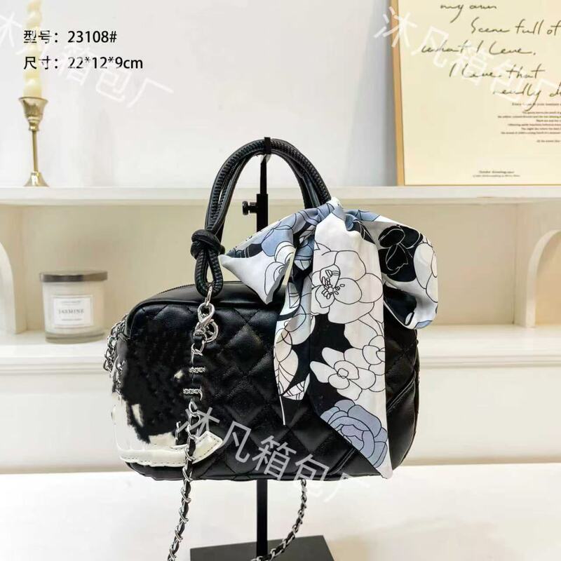 Xiaoxiang's New Vintage Kangpeng Black and White Bowling Ball Pillow Bag Panda Underarm Cross-Border Shoulder Bag Is Fashionable and Versatile Xiaoxiang's New Vintage Kangpeng Black and White Bowling Ball Pillow Bag Panda Underarm Cross-Border Shoulder Bag Is Fashionable and Versatile
