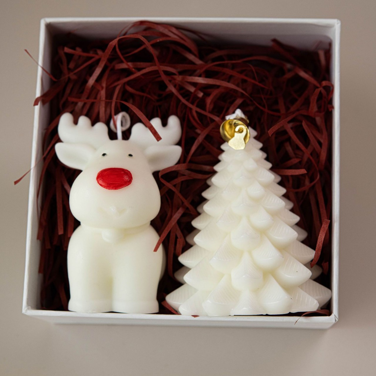 Ventas al por mayor calientes de renos pinos en forma de frasa de incienso adornos decorativos acompañantes regalo conjunto de caja de regalo de alto nivel