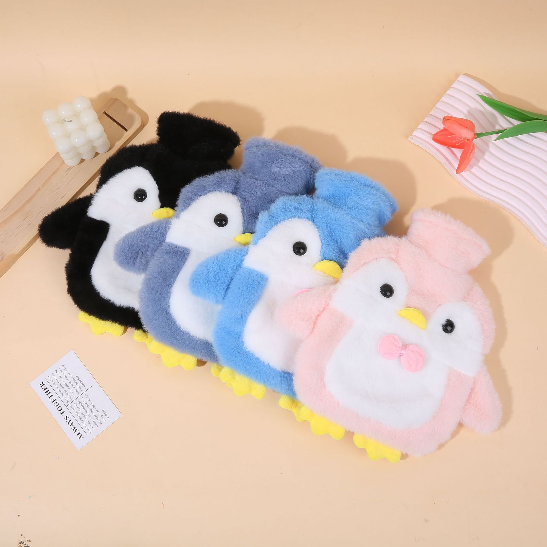 Calentador de Manos Recargable con Dibujos Animados de Peluche y PVC image 2
