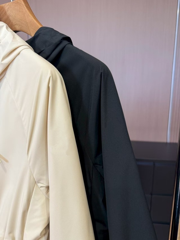 508186新款女士户外登山女士运动徒步上衣风衣夹克|undefined