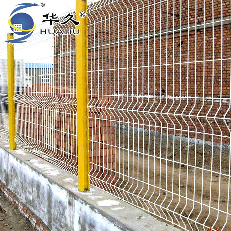 户外铁丝网围栏桃型柱护栏网 园林景区防护网 三角折弯护栏网