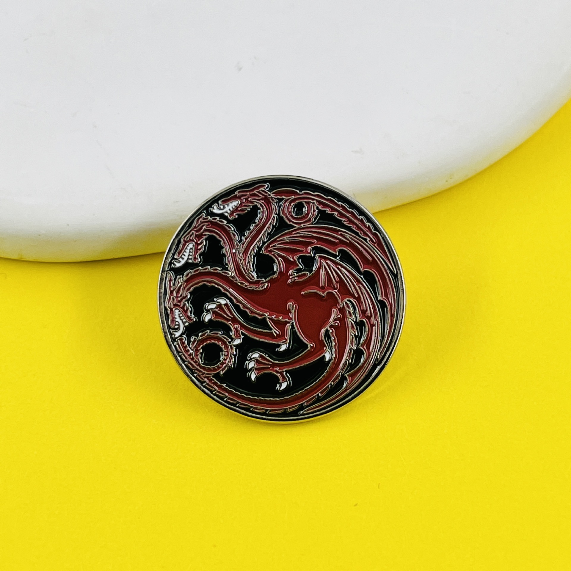 Game of Thrones Targaryen Family Brooch, Blood and Fire Three-Headed Dragon Badge, Dark Style Anime Merchandise, Backpack Accessories