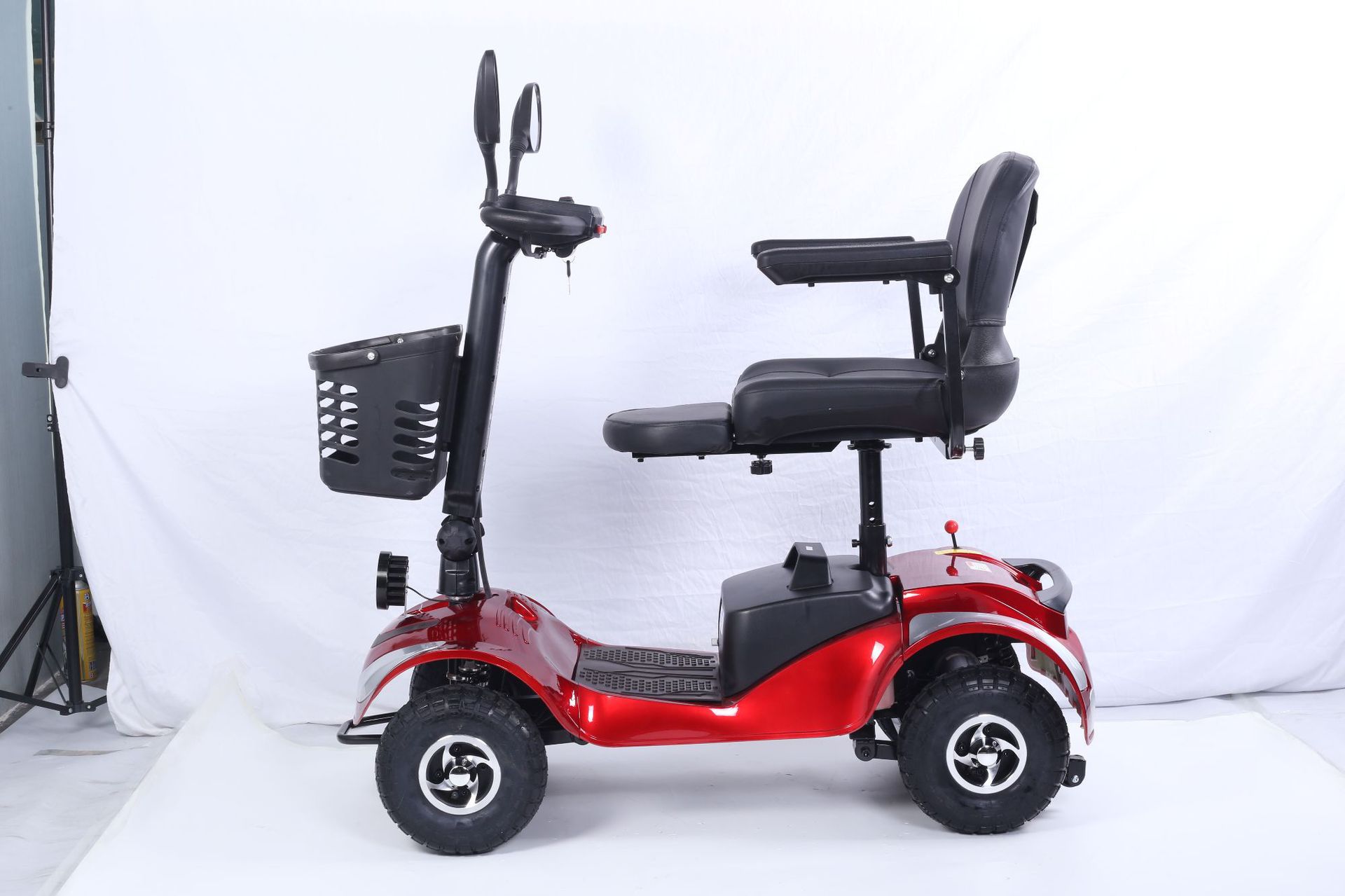 Elderly scooter mini elderly car low-speed four-wheel electric car safety brake electric car foldable