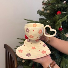 韩式ins心形手柄手捏陶瓷咖啡杯碟手绘花朵咖啡杯礼物一件代发