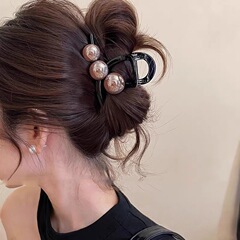 珍珠抓夹气质发夹女2025新款后脑勺高级感中号鲨鱼夹盘发夹子发饰