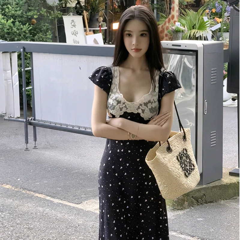 2025流行小众设计小飞袖爱心印花蕾丝刺绣拼接修身长款连衣裙女|undefined