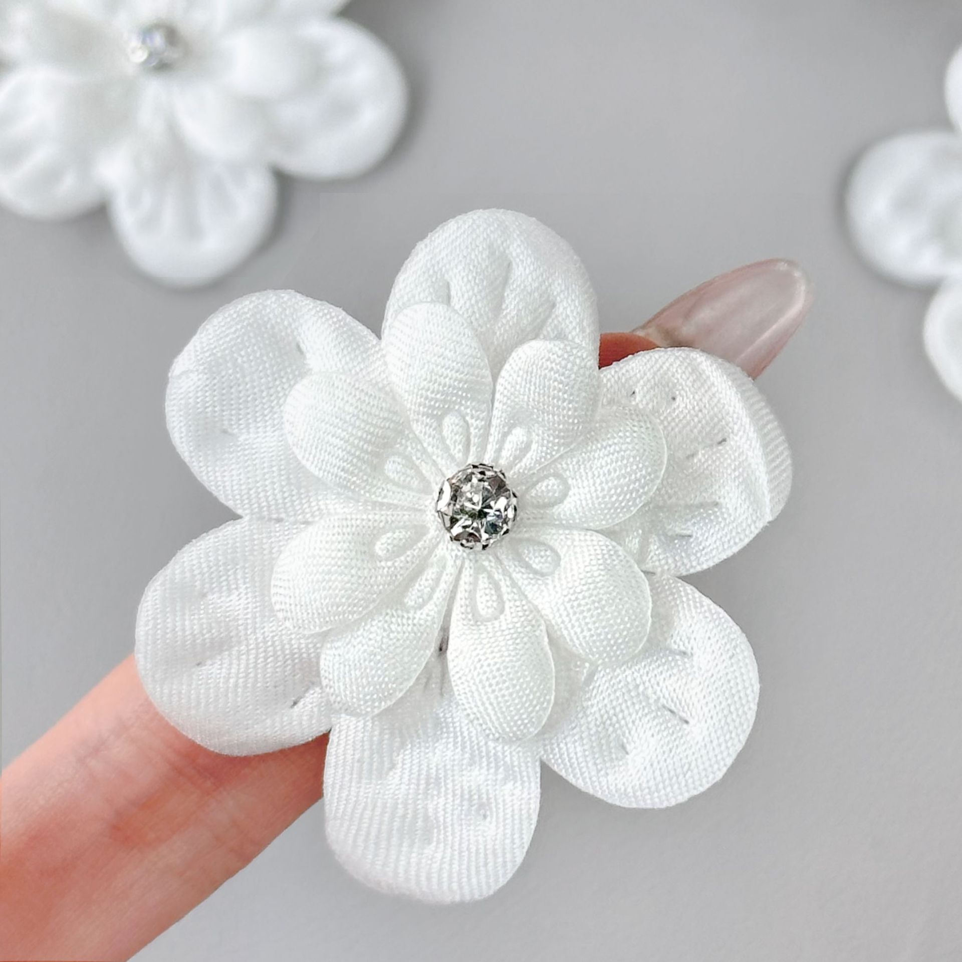 Requisito tela blanca estereoscópico flor de diamante decoración ropa bolsas zapatos sombreros joyas para el cabello artefactos decorativos universales image 7