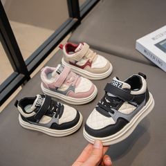 子供の運動靴の春と秋の板の靴の新型の男の子の靴の単靴の赤ちゃんの靴の柔らかい底の滑り止めの女の子のカジュアルシューズ