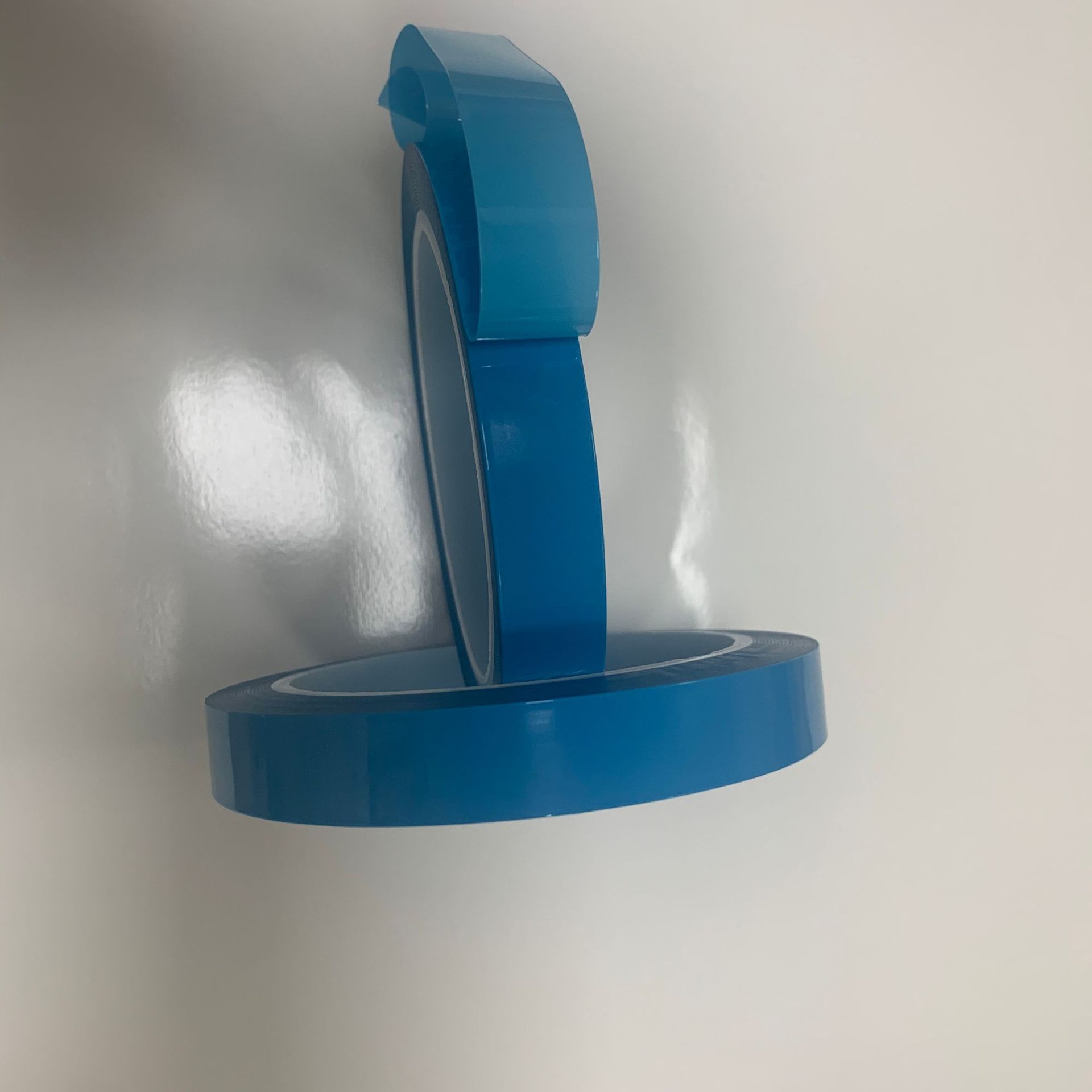 供应耐高温家具汽车分色遮蔽胶带替代3M4737TESA4104 PET涂橡胶剂