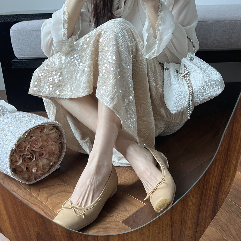 Zapatos de ballet de arco de cuero, zapatos de tacón medio grueso, zapatos de nariz de cerdo retrógrado UMAW para mujeres