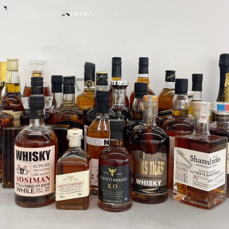 轻奢样板间酒柜酒窖层板装饰红酒洋酒威士忌香槟假酒摆件