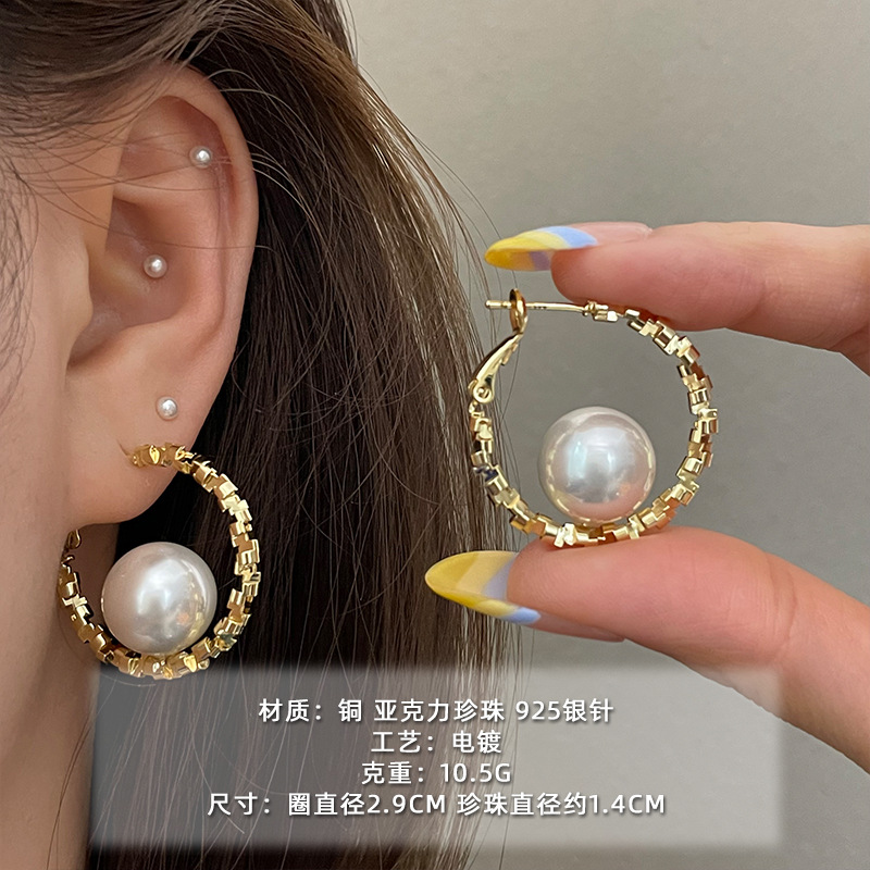 2025 nuevo estilo verano de moda anillo plateado círculo negro círculo fino temperamento europeo y americano aretes dorados de todo fósforo