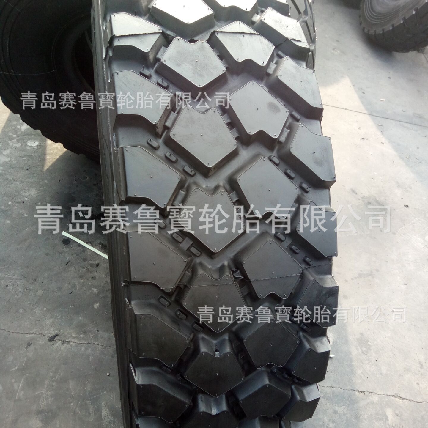 14.5R20 越野车全钢丝子午线轮胎 电力抢修车轮胎